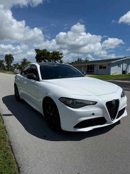 2019 Alfa Romeo Giulia - Image 2 of 9