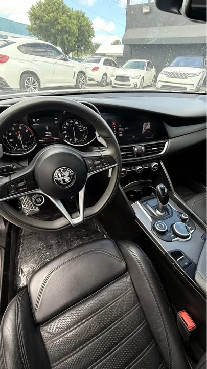 2019 Alfa Romeo Giulia - Image 9 of 11