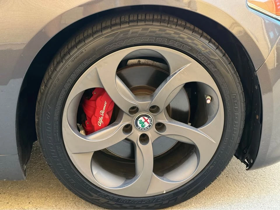2019 Alfa Romeo Giulia - Image 15 of 17