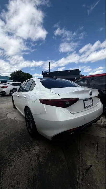 2019 Alfa Romeo Giulia - Image 4 of 11
