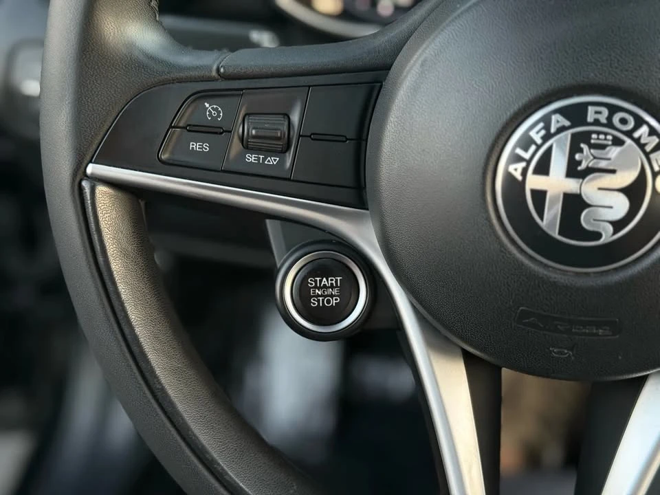 2019 Alfa Romeo Giulia - Image 15 of 20