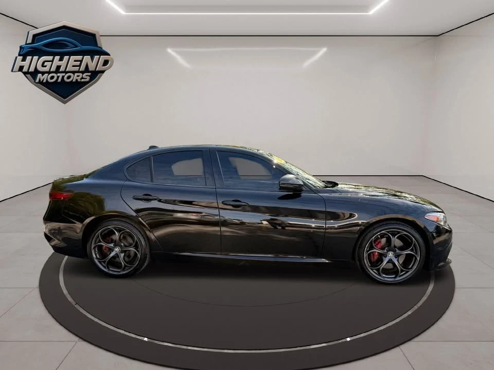 2019 Alfa Romeo Giulia - Image 7 of 16