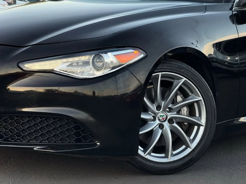 2019 Alfa Romeo Giulia - Image 2 of 20
