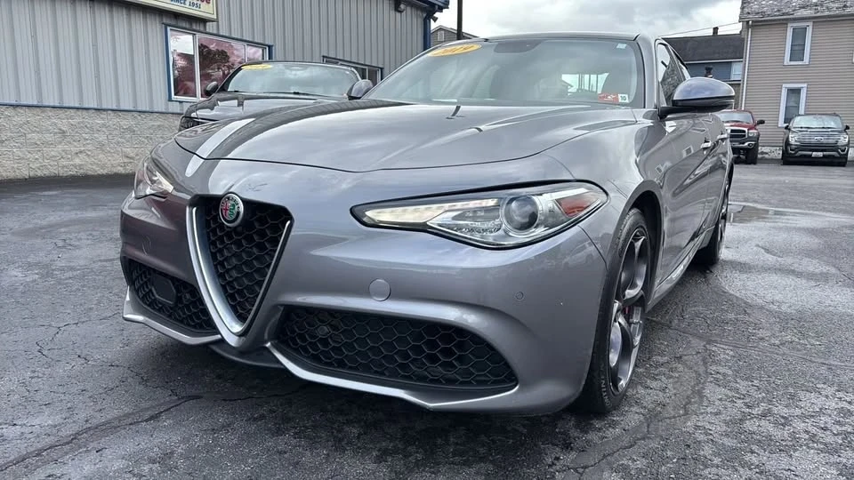 2019 Alfa Romeo Giulia - Image 2 of 19