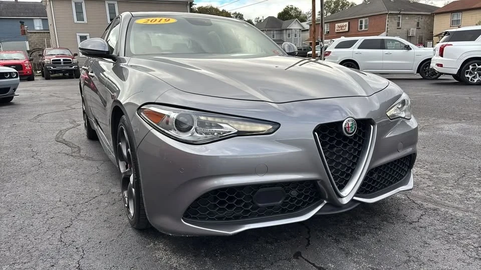 2019 Alfa Romeo Giulia - Image 4 of 19
