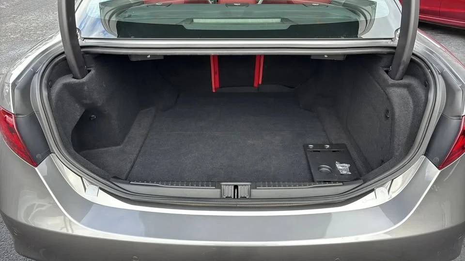 2019 Alfa Romeo Giulia - Image 17 of 19