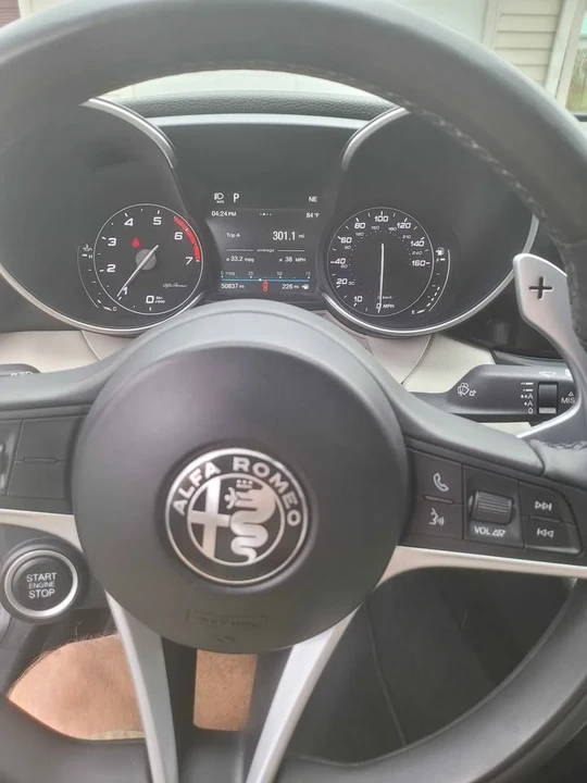 2019 Alfa Romeo Giulia - Image 8 of 8
