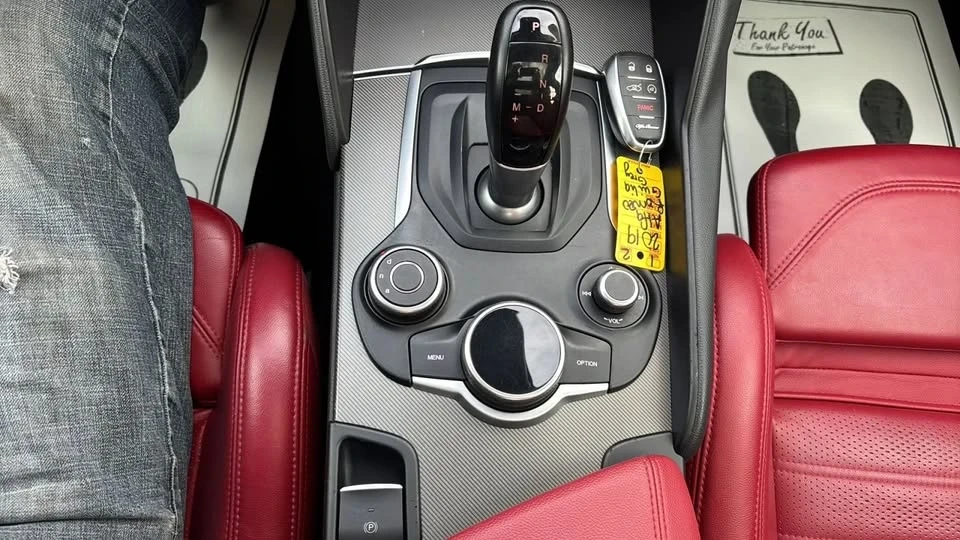 2019 Alfa Romeo Giulia - Image 13 of 19