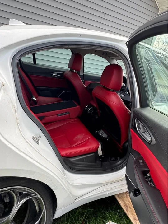 2019 Alfa Romeo Giulia - Image 8 of 12