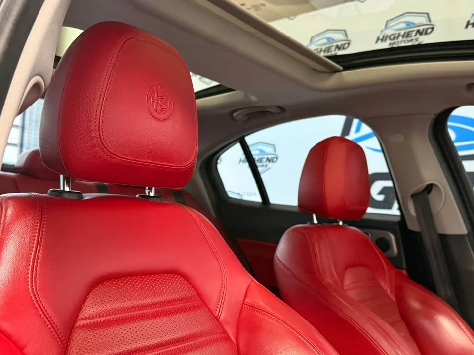 2019 Alfa Romeo Giulia - Image 13 of 16