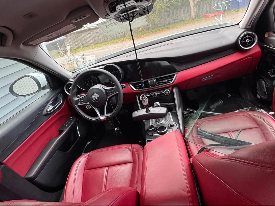 2019 Alfa Romeo Giulia - Image 6 of 12