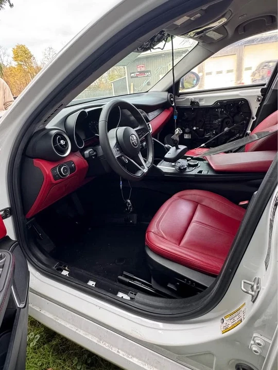 2019 Alfa Romeo Giulia - Image 9 of 12