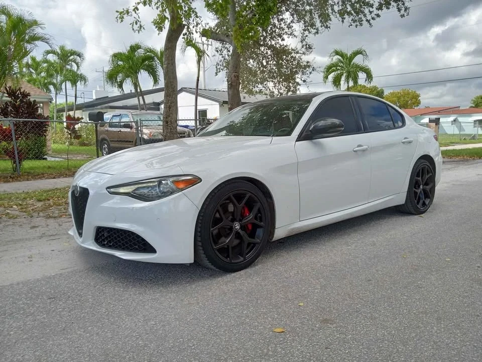 2019 Alfa Romeo Giulia - Image 2 of 12
