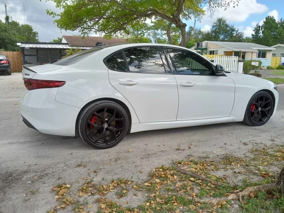 2019 Alfa Romeo Giulia - Image 4 of 12