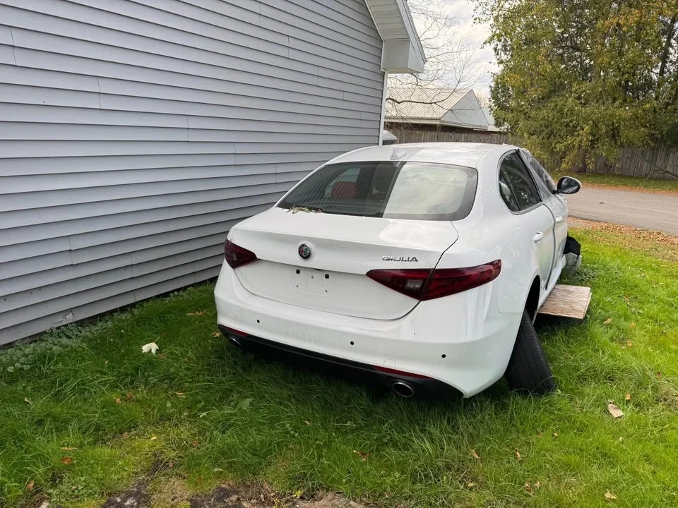 2019 Alfa Romeo Giulia - Image 2 of 12