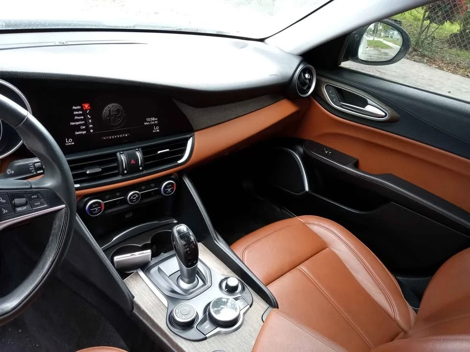 2019 Alfa Romeo Giulia - Image 9 of 12