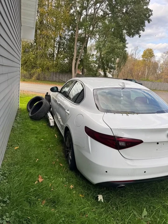 2019 Alfa Romeo Giulia - Image 5 of 12