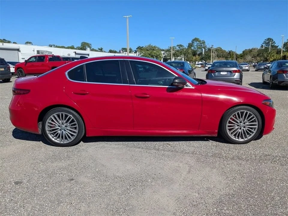2019 Alfa Romeo Giulia - Image 5 of 19