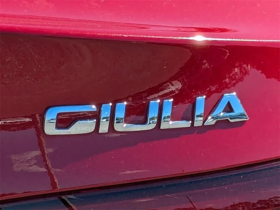2019 Alfa Romeo Giulia - Image 8 of 19