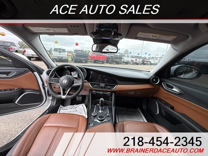 2019 Alfa Romeo Giulia - Image 8 of 11