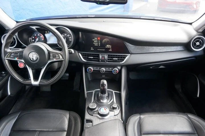 2019 Alfa Romeo Giulia - Image 5 of 10