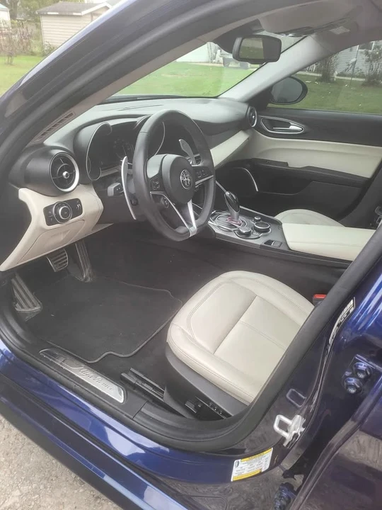 2019 Alfa Romeo Giulia - Image 5 of 8