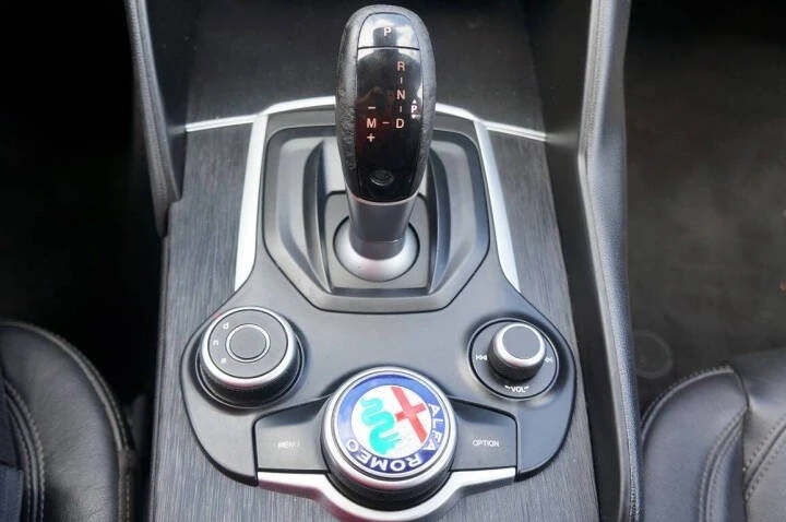 2019 Alfa Romeo Giulia - Image 8 of 10
