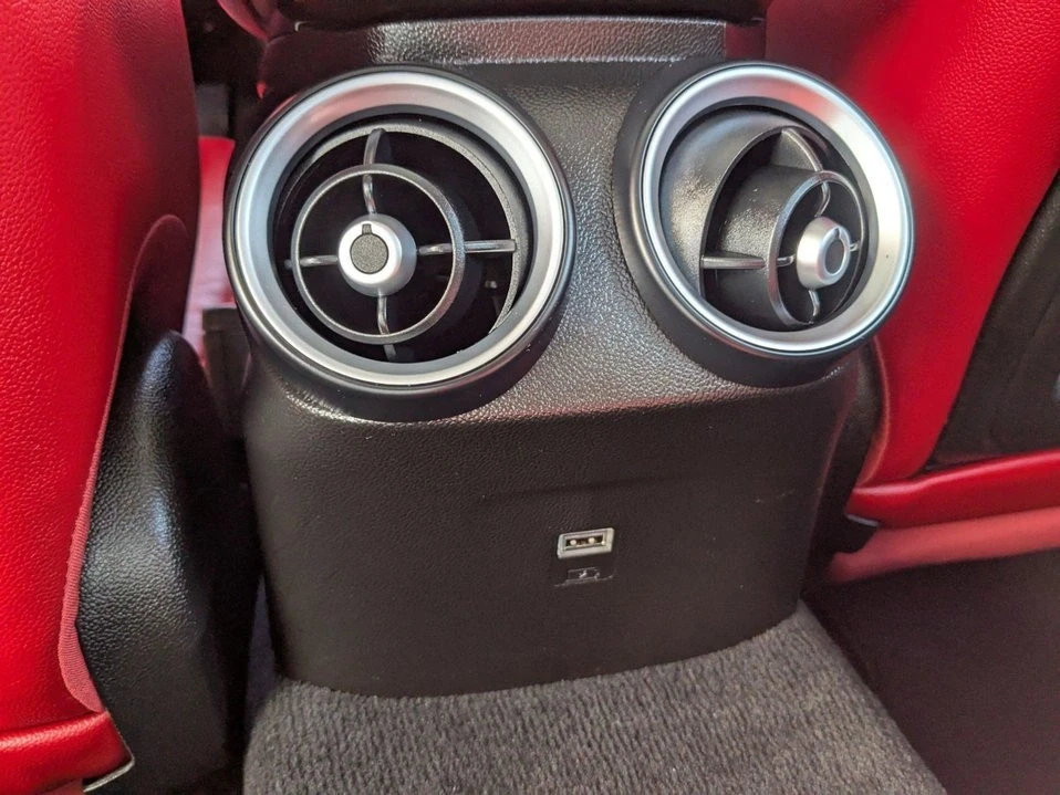 2019 Alfa Romeo Giulia - Image 17 of 19