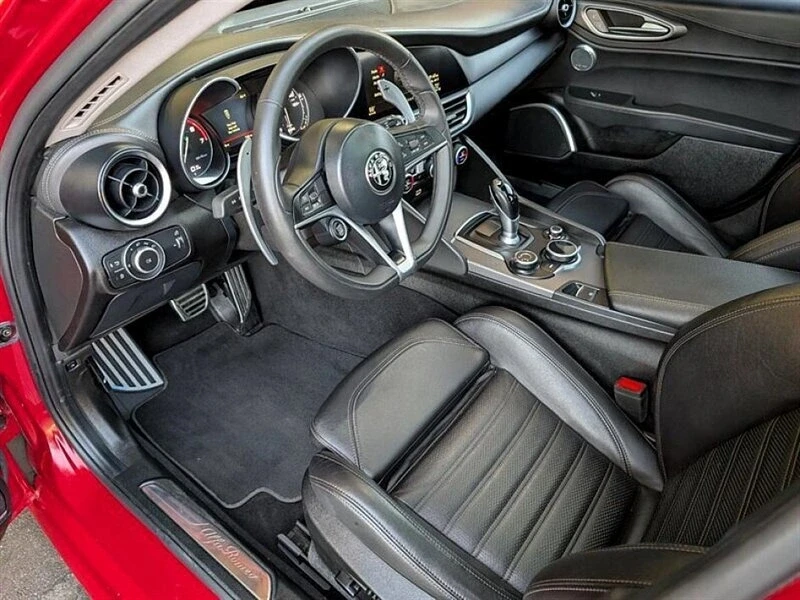 2019 Alfa Romeo Giulia - Image 2 of 20