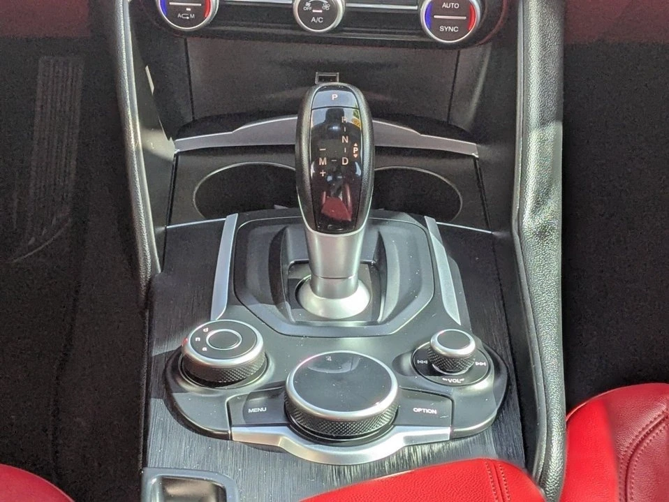 2019 Alfa Romeo Giulia - Image 8 of 19
