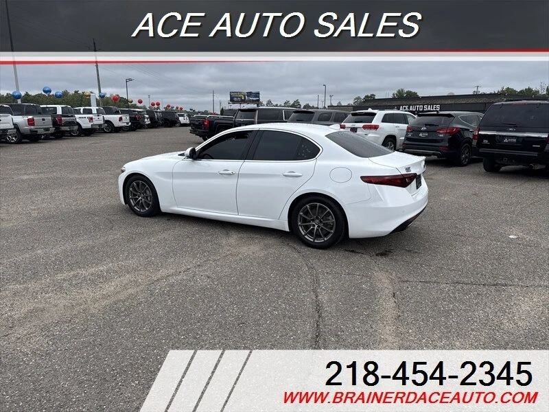 2019 Alfa Romeo Giulia - Image 4 of 11