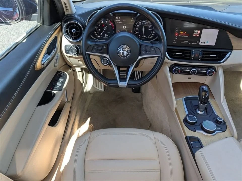 2019 Alfa Romeo Giulia - Image 13 of 19