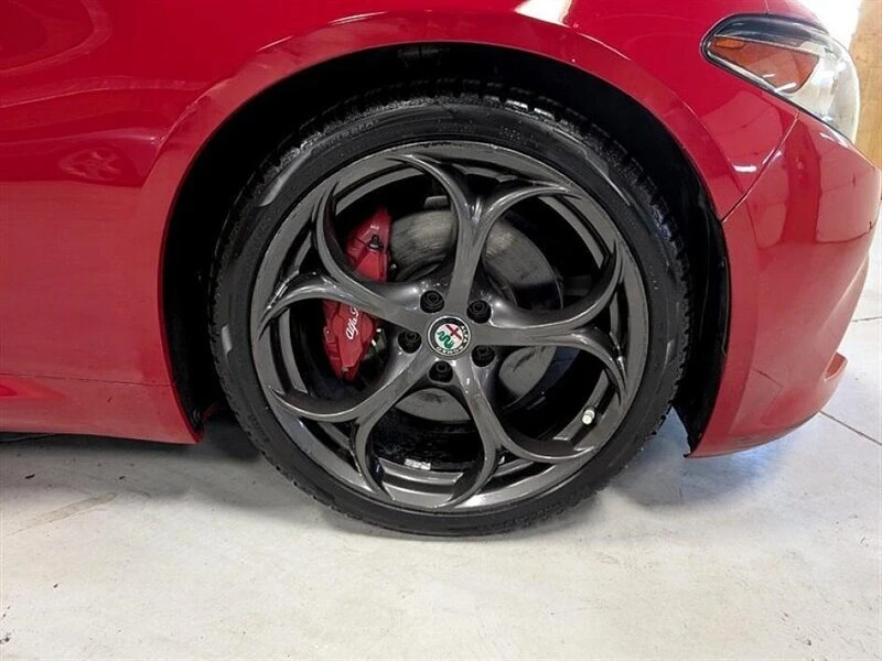 2019 Alfa Romeo Giulia - Image 12 of 20