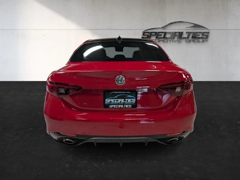 2019 Alfa Romeo Giulia - Image 9 of 20
