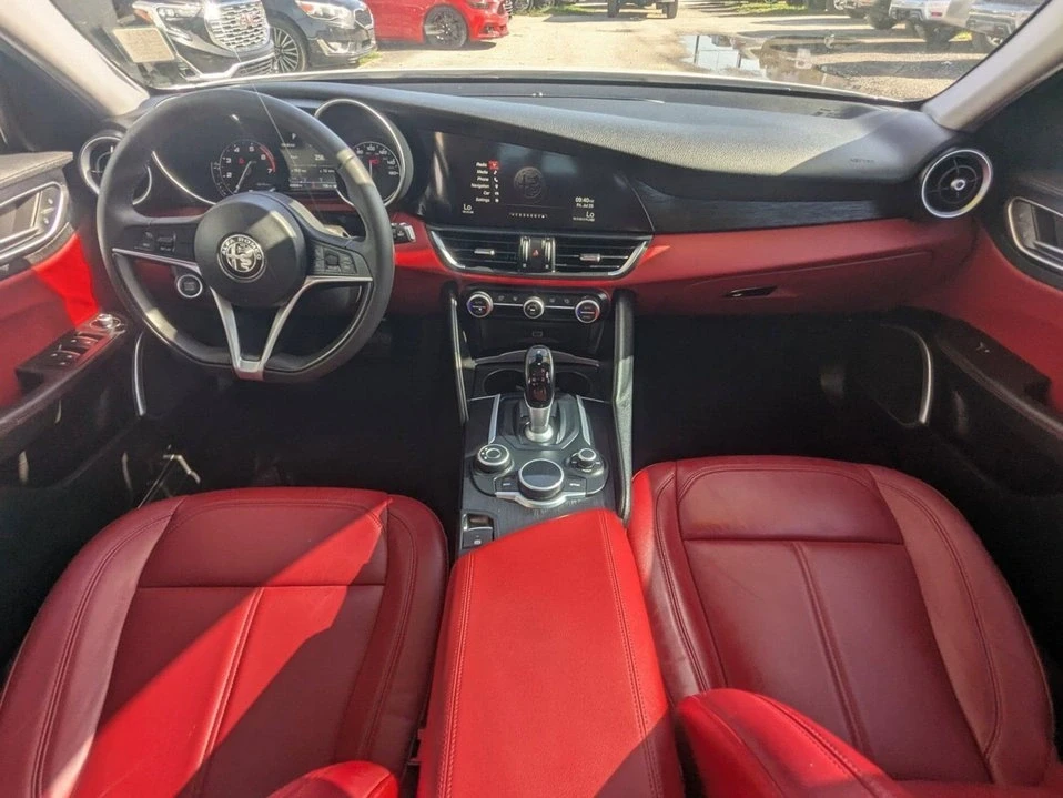 2019 Alfa Romeo Giulia - Image 18 of 19