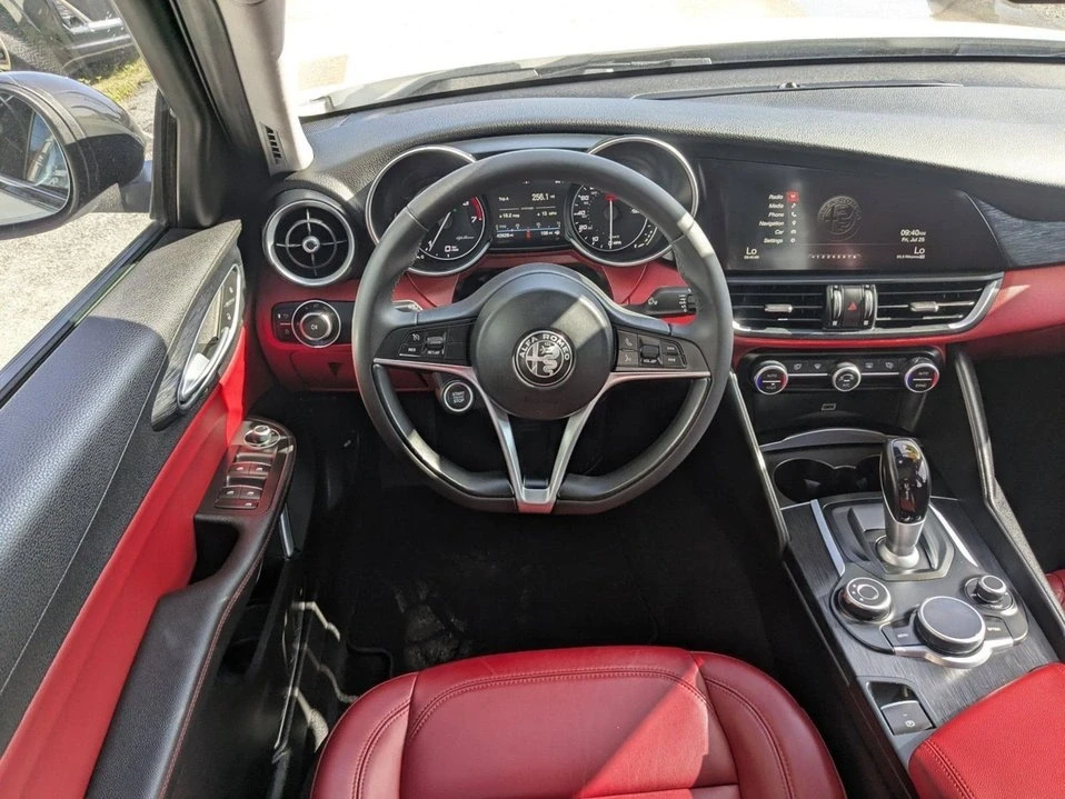 2019 Alfa Romeo Giulia - Image 19 of 19