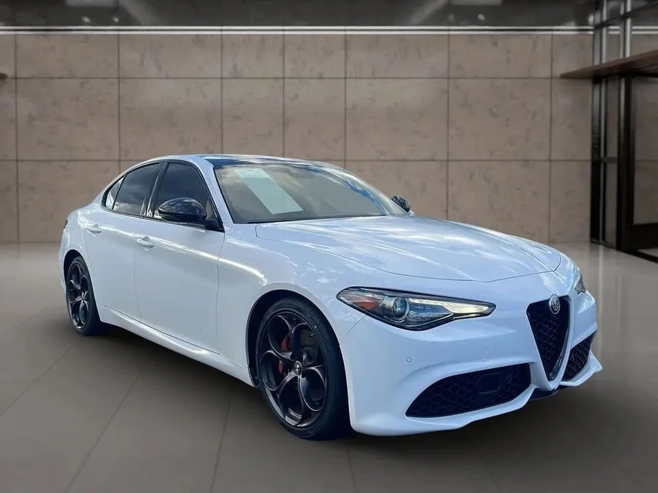2019 Alfa Romeo Giulia - Image 7 of 19