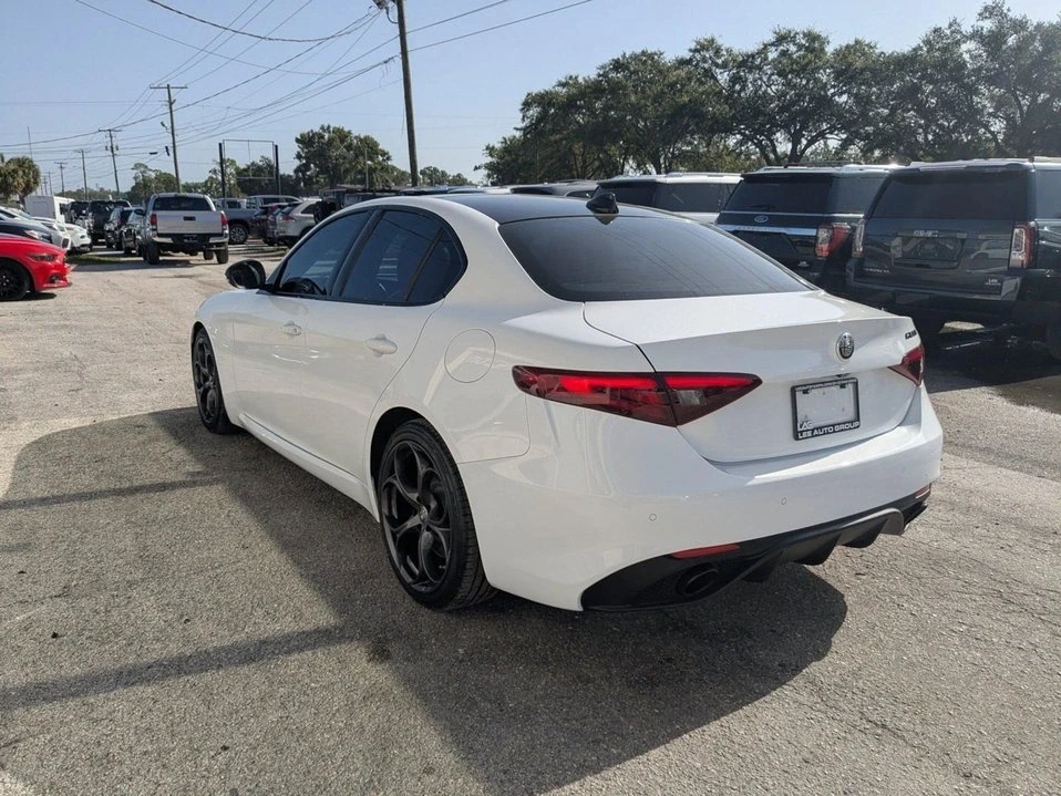 2019 Alfa Romeo Giulia - Image 4 of 19