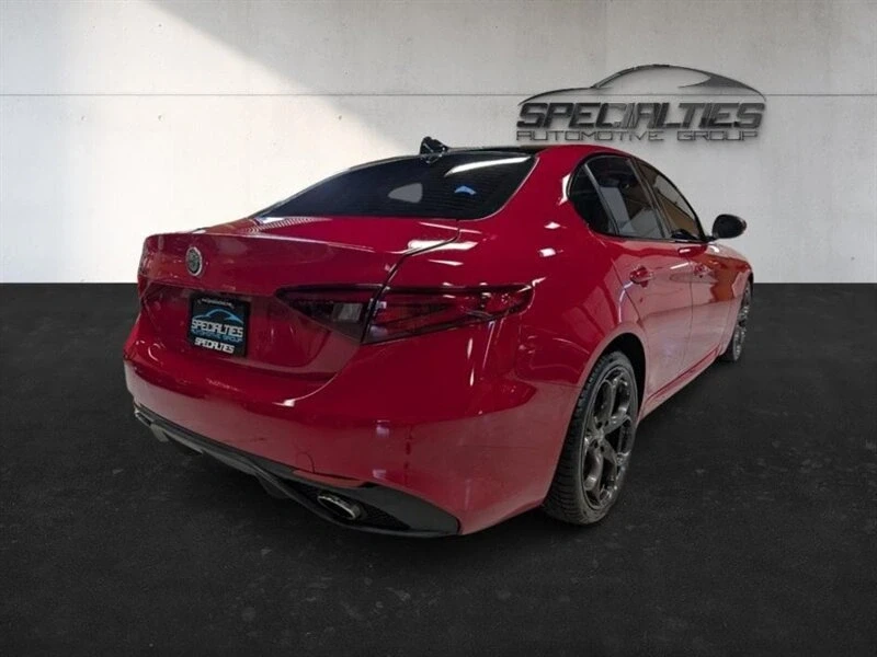 2019 Alfa Romeo Giulia - Image 10 of 20