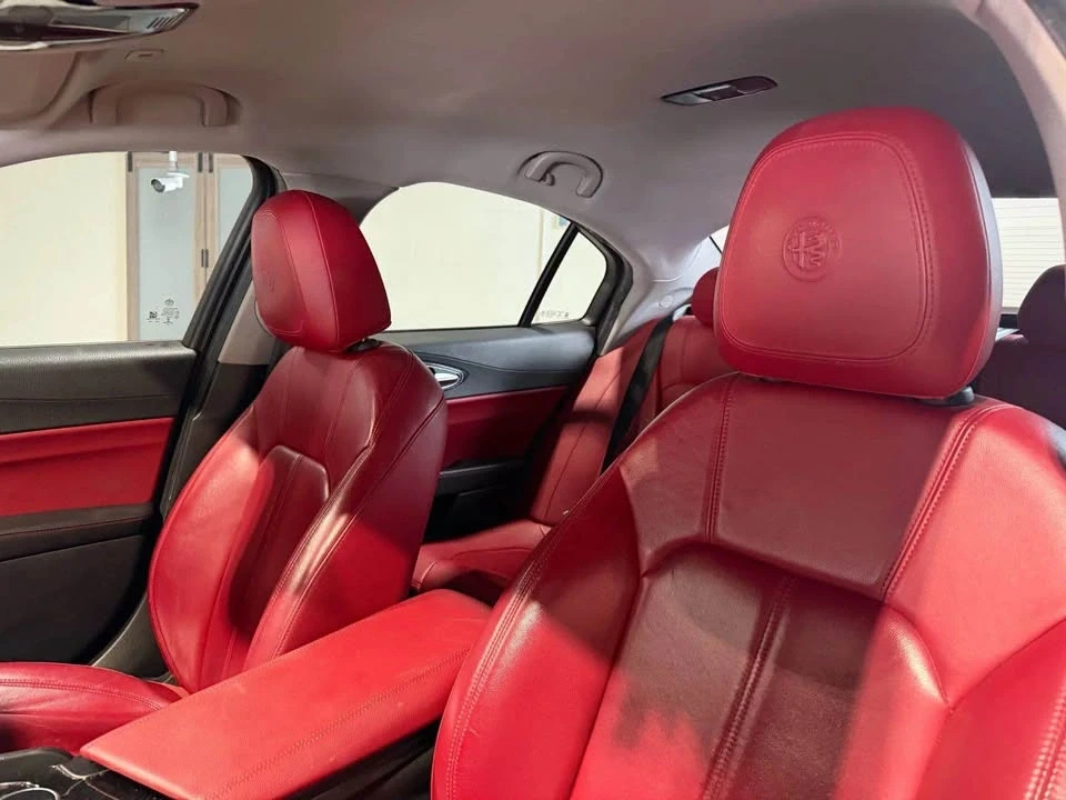 2019 Alfa Romeo Giulia - Image 9 of 11