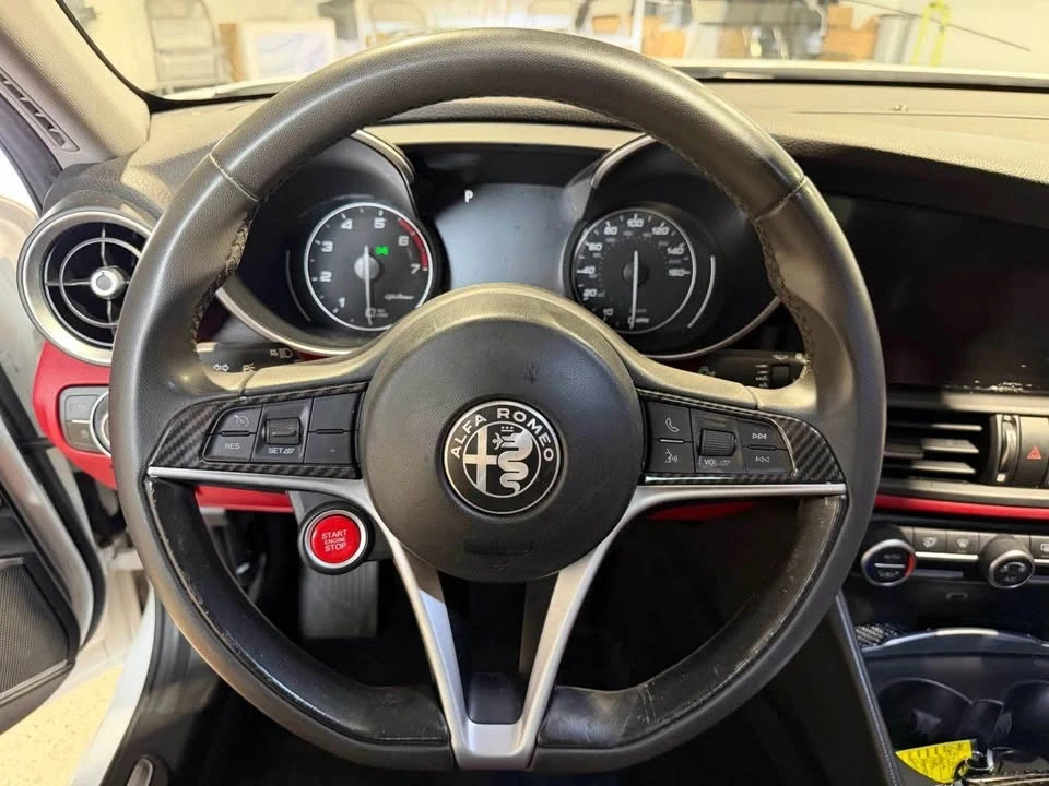 2019 Alfa Romeo Giulia - Image 10 of 11