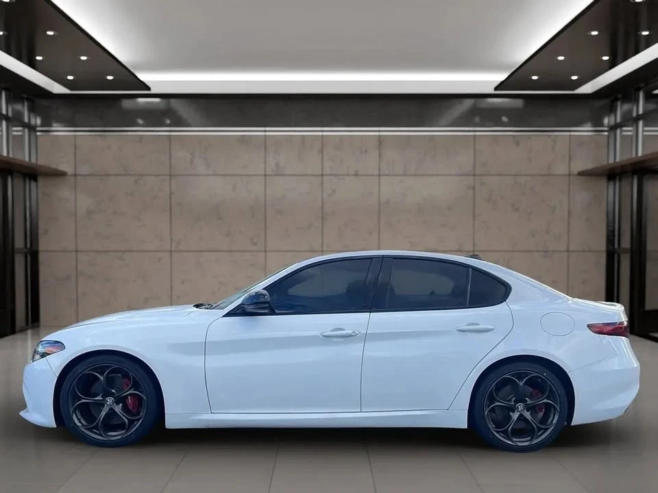 2019 Alfa Romeo Giulia - Image 2 of 19