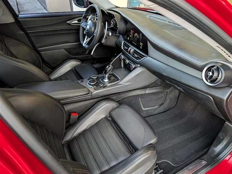 2019 Alfa Romeo Giulia - Image 4 of 20