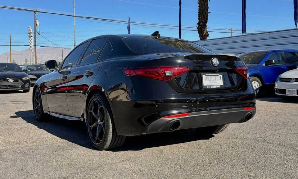 2019 Alfa Romeo Giulia - Image 5 of 11
