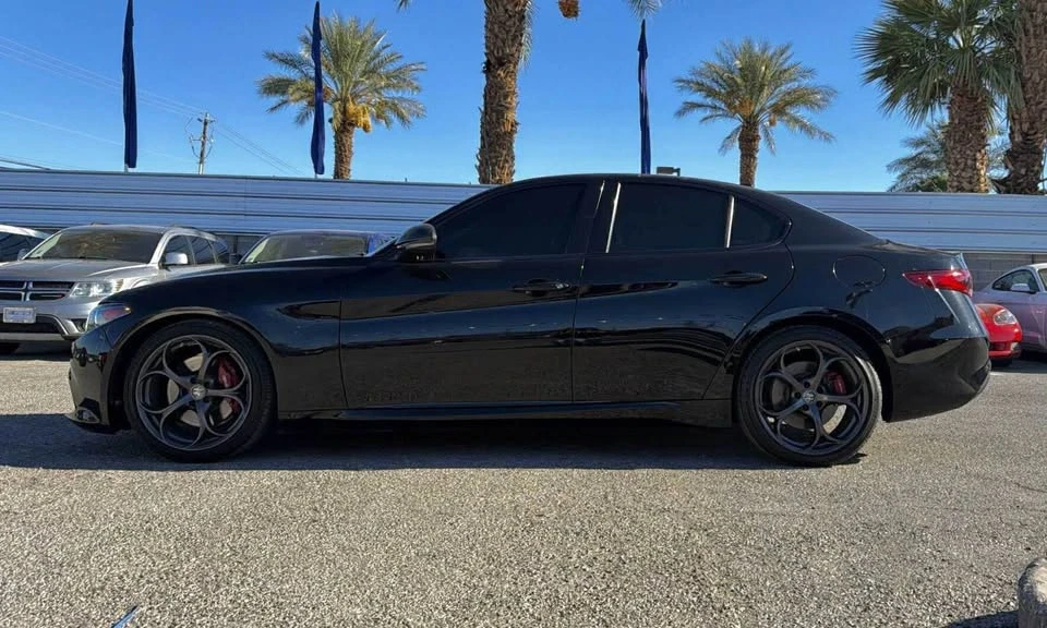 2019 Alfa Romeo Giulia - Image 4 of 11
