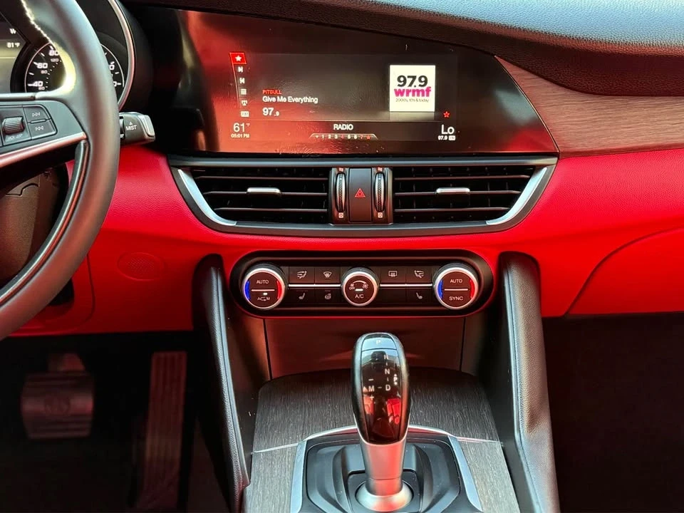 2019 Alfa Romeo Giulia - Image 10 of 12