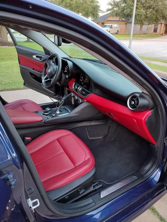 2019 Alfa Romeo Giulia - Image 4 of 4