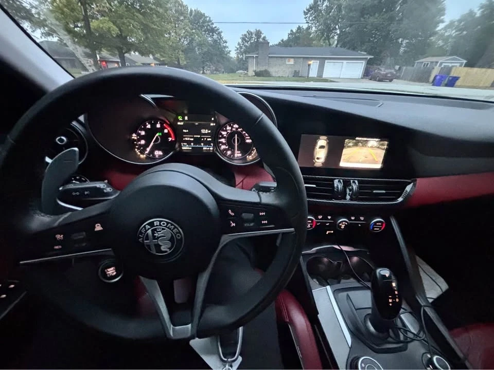 2019 Alfa Romeo Giulia - Image 8 of 14