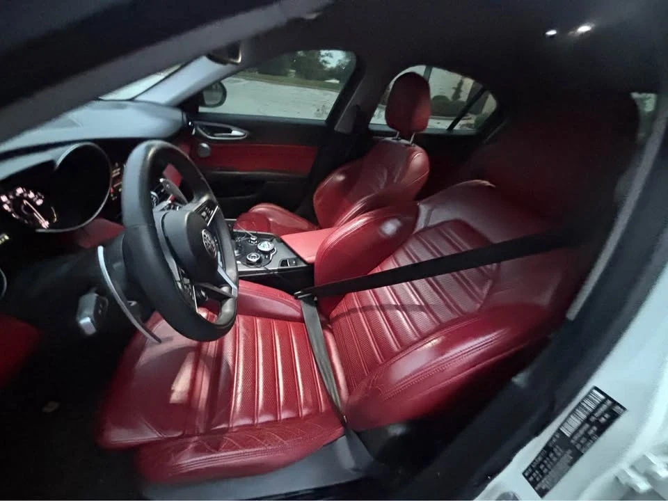 2019 Alfa Romeo Giulia - Image 11 of 14