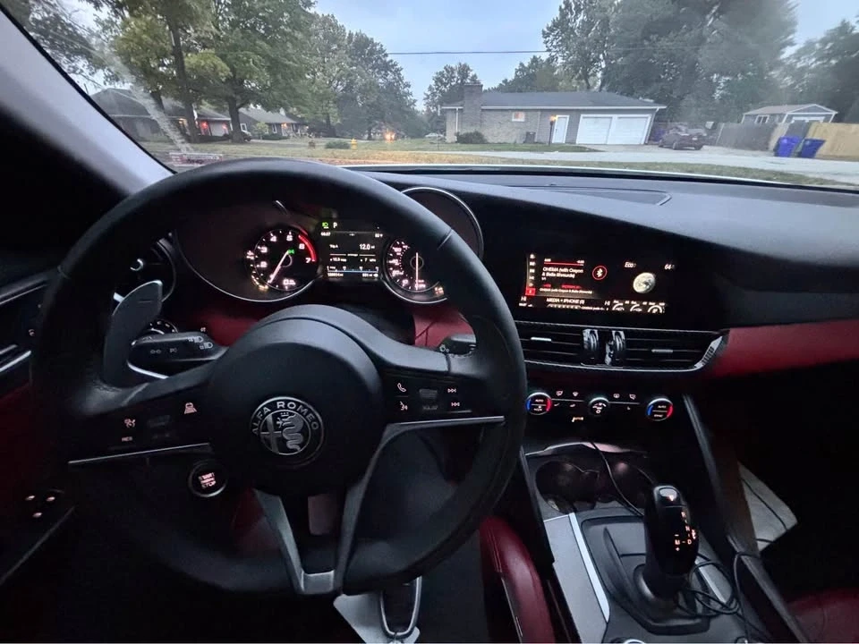2019 Alfa Romeo Giulia - Image 9 of 14